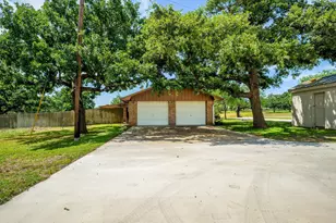 109 Sundown Trail, Marble Falls, TX 78654 - Photo 32