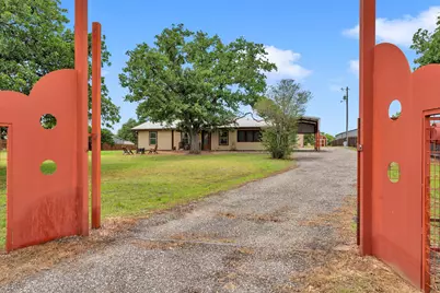 115 Leo Lane, Buchanan Dam, TX 78609 - Photo 4