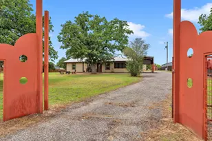 115 Leo Ln, Buchanan Dam, TX 78609 - Photo 4
