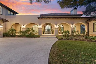 106 Plaza Escondido, Horseshoe Bay, TX 78657 - Photo 2
