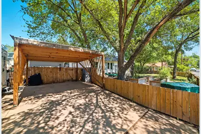 508 S Vandeveer St, Burnet, TX 78611 - Photo 22