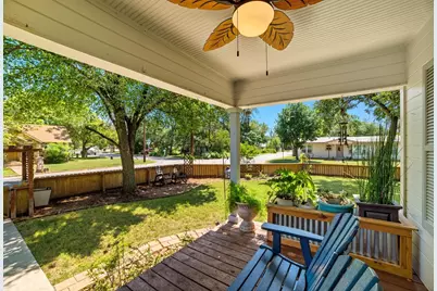 508 S Vandeveer St, Burnet, TX 78611 - Photo 2