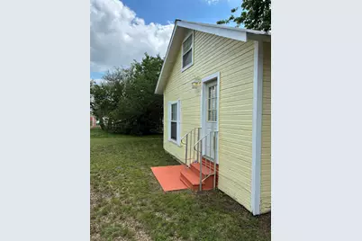 301 N Rhomberg, Burnet, TX 78611 - Photo 18