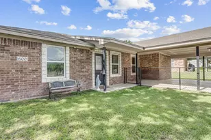 600 E Pecan St, Burnet, TX 78611 - Photo 4