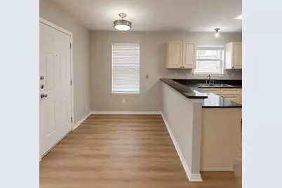 1502 B Claremont, Marble Falls, TX 78654 - Photo 2