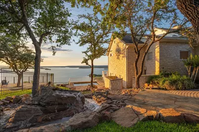 105 Dalton, Horseshoe Bay, TX 78657 - Photo 2