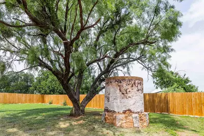 705 Flag Street, Llano, TX 78643 - Photo 38