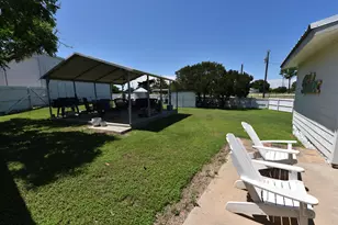 847 Ridgeway, Tow, TX 78672 - Photo 18