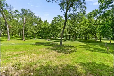 1242 Ervendberg Avenue, New Braunfels, TX 78130 - Photo 16