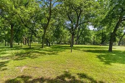 1242 Ervendberg Avenue, New Braunfels, TX 78130 - Photo 10