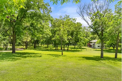 1242 Ervendberg Avenue, New Braunfels, TX 78130 - Photo 12
