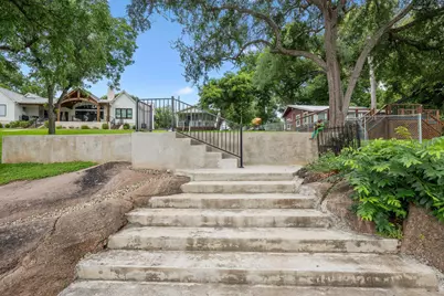 806 Clen Oaks Pkwy, Burnet, TX 78611 - Photo 34