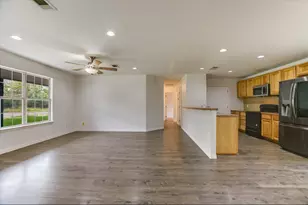 114 E Maple Dr, Granite Shoals, TX 78654 - Photo 2