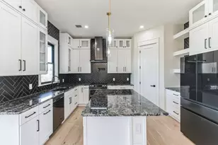707 Broken Hills Dr, Horseshoe Bay, TX 78657 - Photo 8