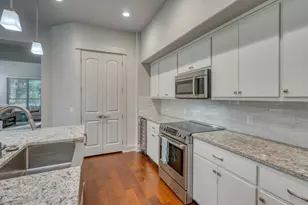 116 Tuscan Dr, Horseshoe Bay, TX 78657 - Photo 8