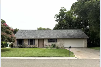 413 Olympia Fields, Meadowlakes, TX 78654 - Photo 1