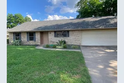 413 Olympia Fields, Meadowlakes, TX 78654 - Photo 2