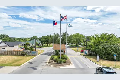 3 Augusta, Meadowlakes, TX 78654 - Photo 2