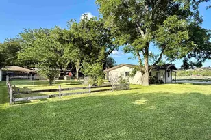 1101 Hackberry Dr, Marble Falls, TX 78654 - Photo 12