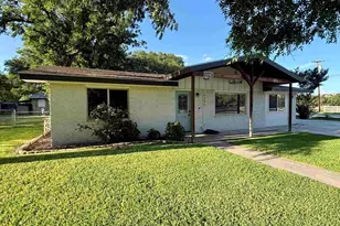 1101 Hackberry Dr, Marble Falls, TX 78654 - Photo 1