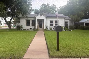 506 W Storey St, San Saba, TX 76877 - Photo 2