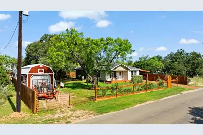 808 Pecan Ln, Cottonwood Shores, TX 78657 - Photo 2
