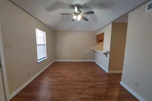 1116 9th St, Marble Falls, TX 78654 - Photo 2