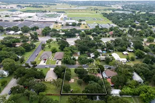 1206 Sherrard St, Burnet, TX 78611 - Photo 2