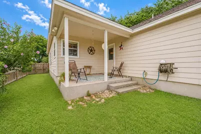 1107 E College Street, Llano, TX 78643 - Photo 32