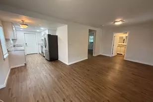 201 S Rhomberg St, Burnet, TX 78611 - Photo 2