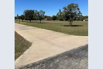 203 Post Oak, Llano, TX 78643 - Photo 2