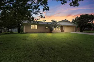 301 Reven Acres Dr, Kingsland, TX 78639 - Photo 2