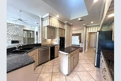 312 N Big Spur Avenue, Horseshoe Bay, TX 78657 - Photo 16