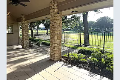 312 N Big Spur Avenue, Horseshoe Bay, TX 78657 - Photo 4