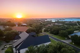 302 Left Ln, Horseshoe Bay, TX 78657 - Photo 2