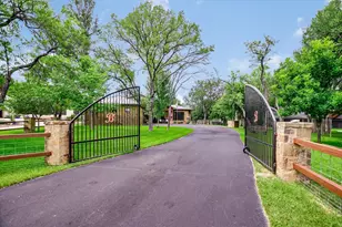 3114A Oak Ridge Dr, Horseshoe Bay, TX 78657 - Photo 2