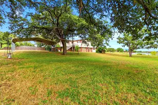 321 Bluebriar Ln, Buchanan Dam, TX 78609 - Photo 10