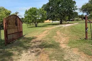 206 Thurman Loop, Llano, TX 78643 - Photo 4