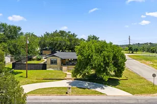 501 Avenue E, Marble Falls, TX 78654 - Photo 2