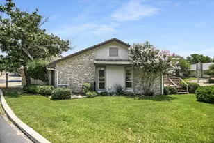 104 Big Spur S, Horseshoe Bay, TX 78657 - Photo 2