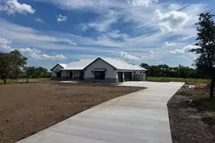 396 Burnet Oaks Dr, Burnet, TX 78611 - Photo 2
