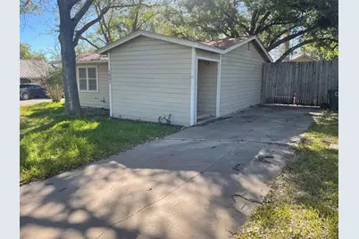 1801 W Commerce Street, San Saba, TX 76877 - Photo 2