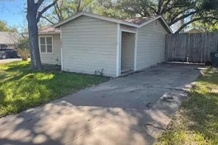 1801 W Commerce St, San Saba, TX 76877 - Photo 2