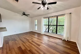 800-D Grassy Knoll, Horseshoe Bay, TX 78657 - Photo 12