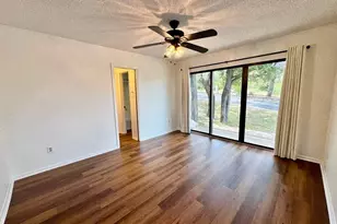 800-D Grassy Knoll, Horseshoe Bay, TX 78657 - Photo 4
