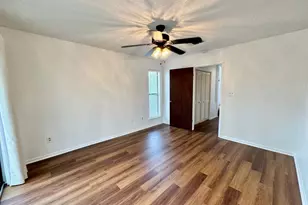 800-D Grassy Knoll, Horseshoe Bay, TX 78657 - Photo 6