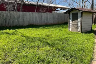 1007 Flag St, Llano, TX 78643 - Photo 10