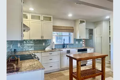 1105 Avenue D, Marble Falls, TX 78654 - Photo 4