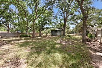 1208 Oak St, Burnet, TX 78611 - Photo 6