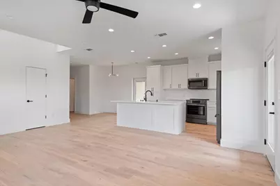 200 Sun Ray, Horseshoe Bay, TX 78657 - Photo 4